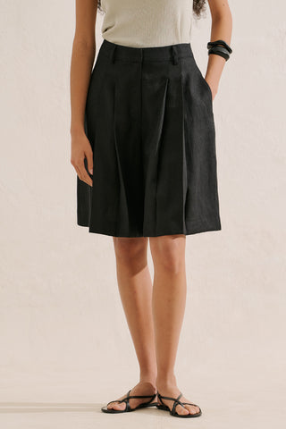 Pleated Linen Bermuda Shorts Black