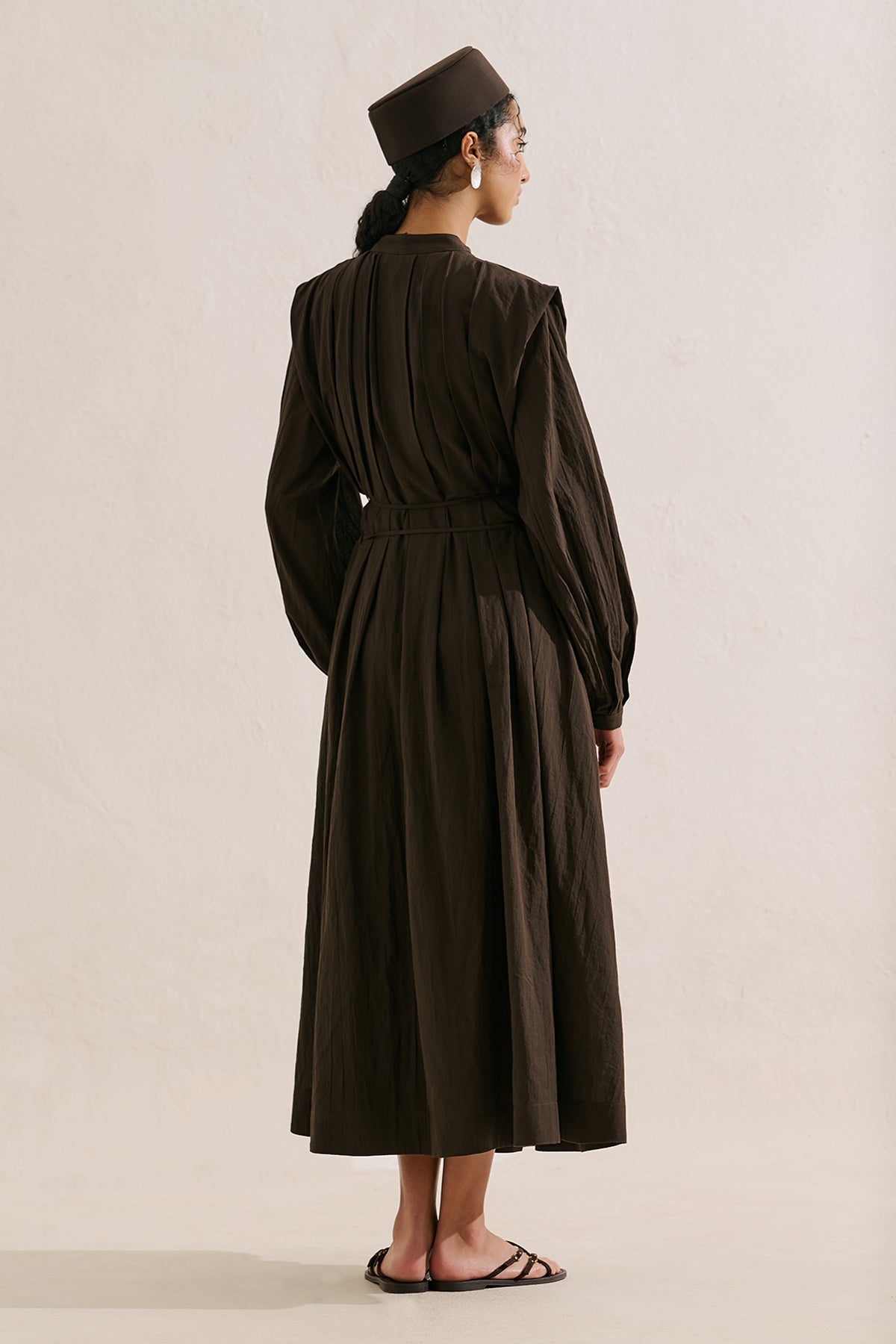 Long Sleeve Pleated Dress With Belt Detail Dark Brown – Manuka Global