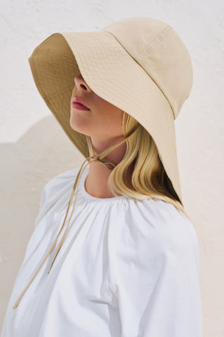 Tulip Wide Tie Hat Camel