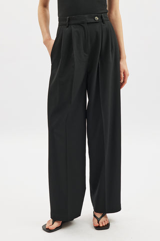 Classic Pleated Trousers Black