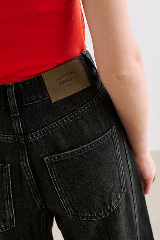 Mid-Rise Barrel-Leg Jeans Black