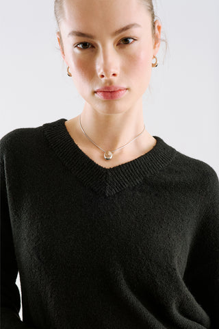 Cropped V-Neck Knit Sweater Black