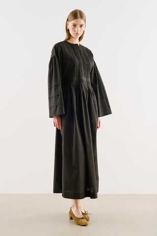 Pintuck-Detail Dress With Wide Sleeves Black