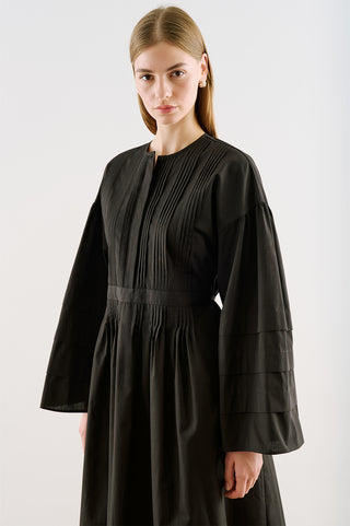 Pintuck-Detail Dress With Wide Sleeves Black