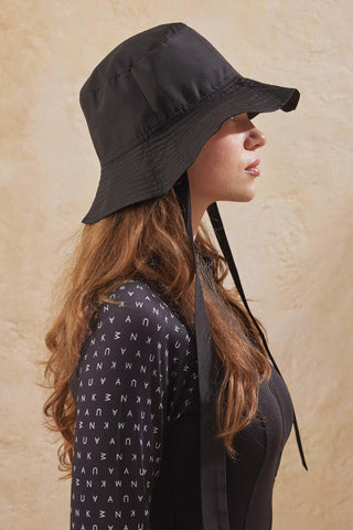 Bucket Hat With String Black