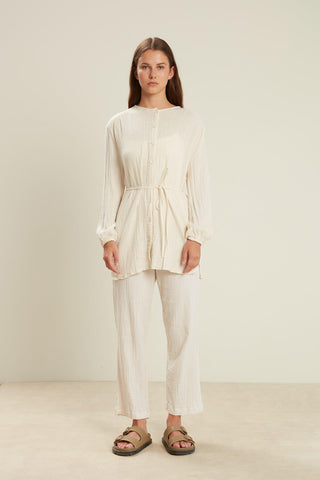 DÜĞMELİ MÜSLİN GÖMLEK EKRU