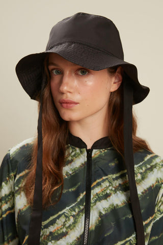 Bucket Hat With String Black