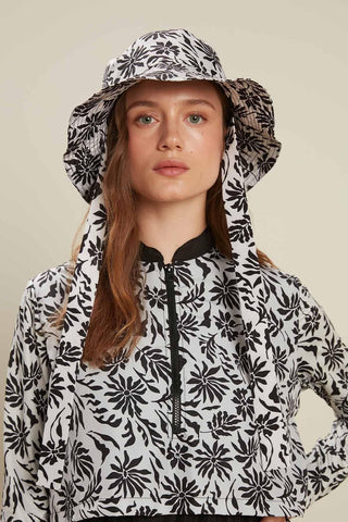 Bucket Hat With String Floral Ecru