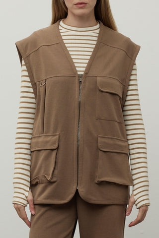 Comfortable Fit Vest With Pockets Brown