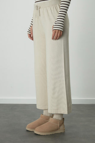 Thin Knitted Trousers Beige