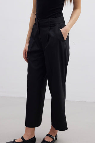 Straight Fit Single Pleated Trousers Black