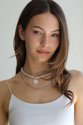 Pearl Medallion Necklace Silver