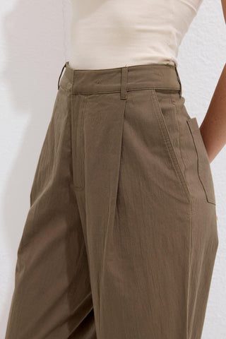 Premium Cotton Pleated Trousers Brown