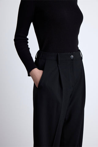 Classic Pleated Pants Black