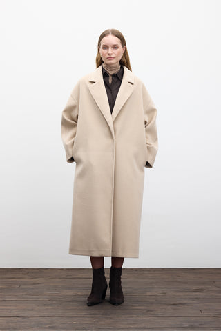 Straight Cut Cachet Coat Camel Beige