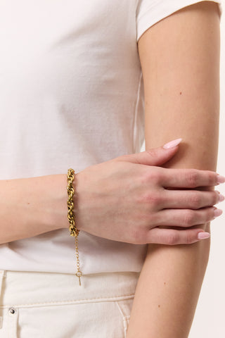 Bold Twisted Bracelet Gold