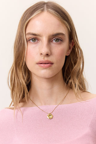 Elegant Hat Pendant Necklace Gold