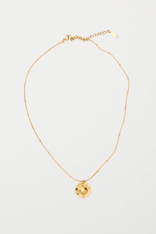 Elegant Hat Pendant Necklace Gold