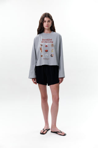 BASKILI CROP UZUN KOL T-SHIRT BREAKFAST
