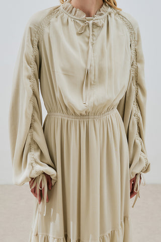 UZUN BÜZGÜLÜ ŞİFON ELBİSE ADAÇAYI