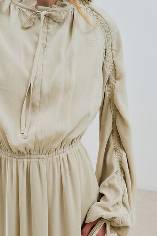 UZUN BÜZGÜLÜ ŞİFON ELBİSE ADAÇAYI