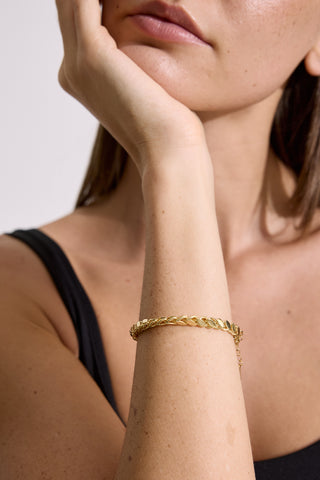 PULLU ZİNCİR BİLEKLİK GOLD