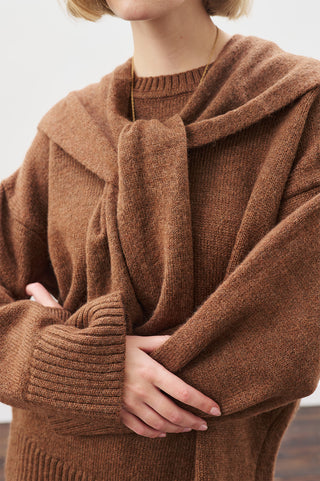 Wide-Collar Knit Scarf Warm Brown