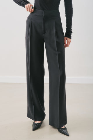 Fluid Tencel Pleated Trousers Black
