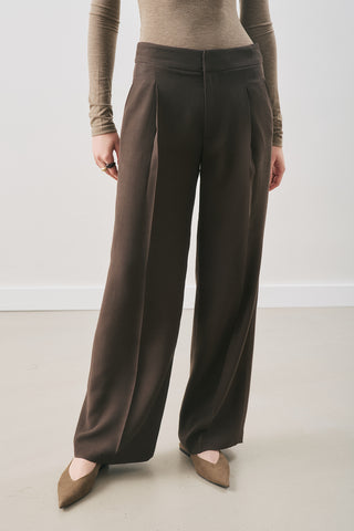 Fluid Tencel Pleated Trousers Dark Brown