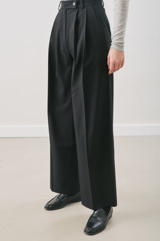 Classic Pleated Trousers Black