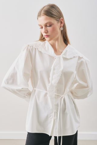 Embroidered Wide-Collar Shirt Ecru