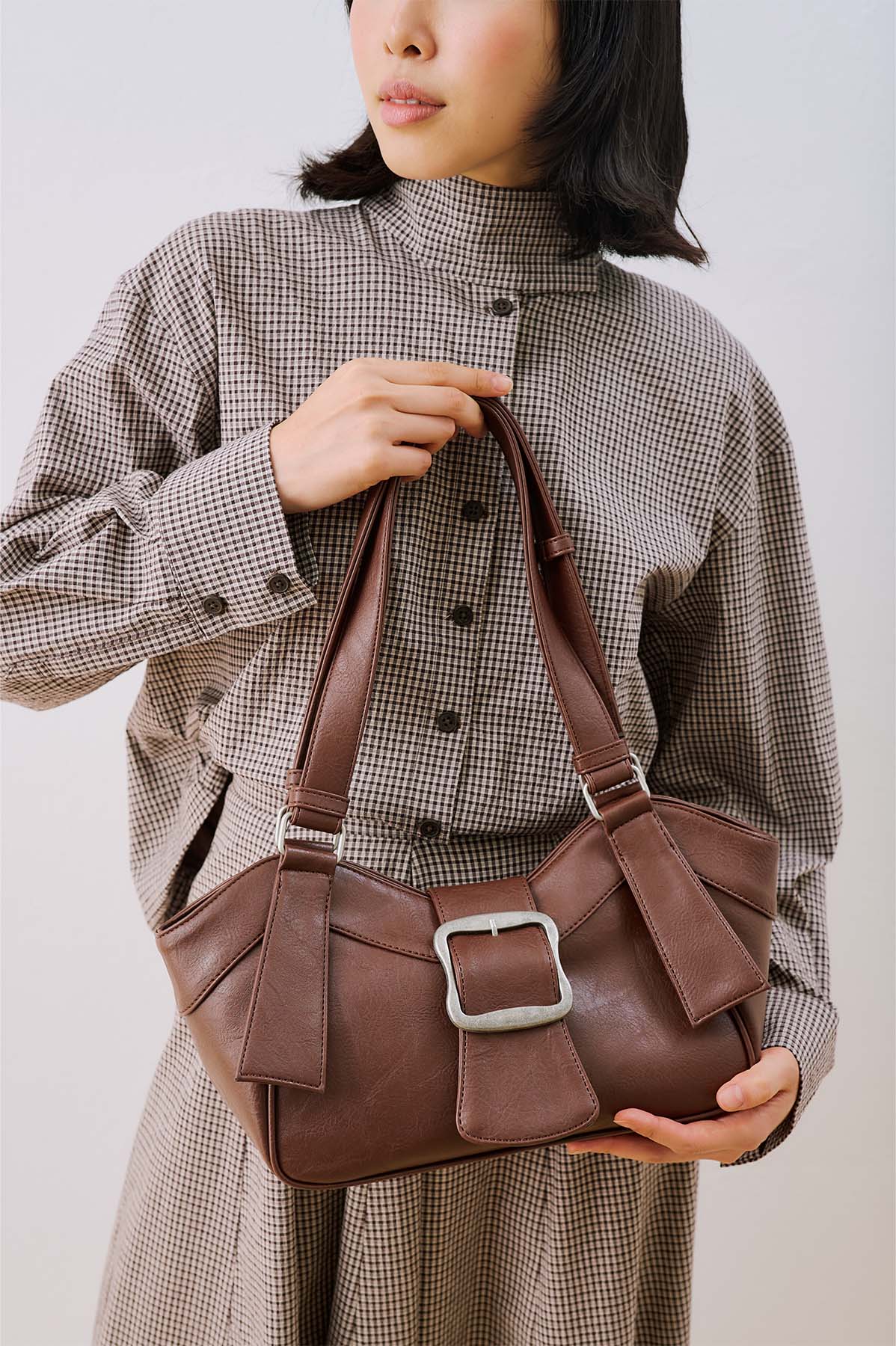 Elena Bag With Statement Buckle Brown